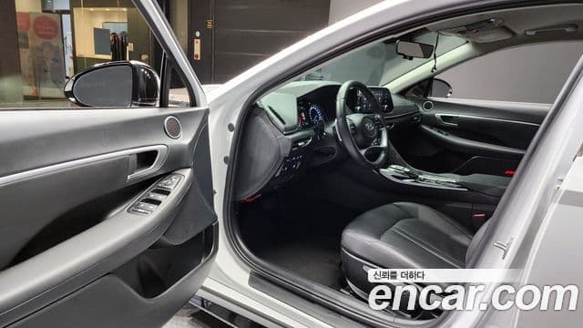 Hyundai Sonata Hybrid 2022 — Photo 12/31
