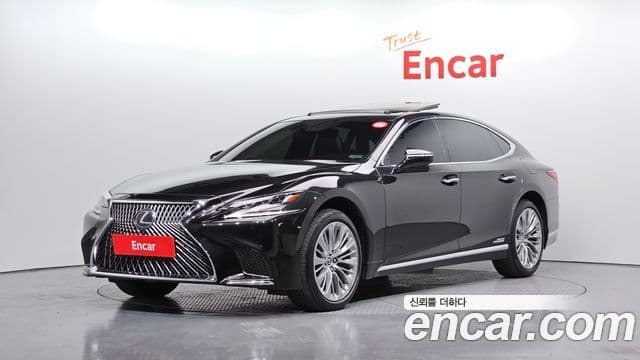 Lexus LS500h 2019 — Фото 1/20