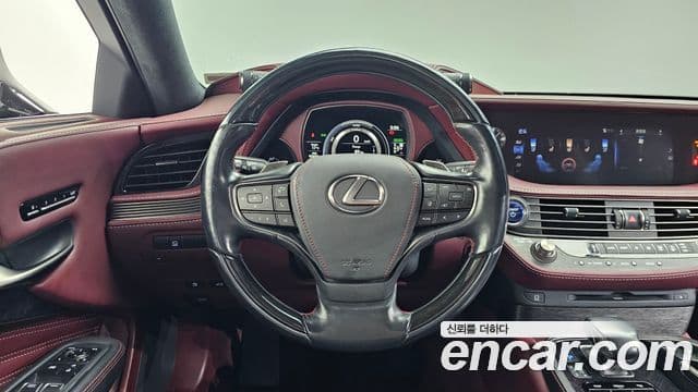 Lexus LS500h 2019 — Фото 14/20