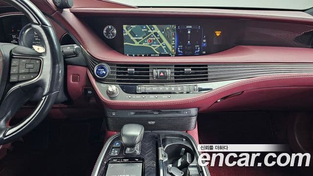 Lexus LS500h 2019 — Фото 16/20