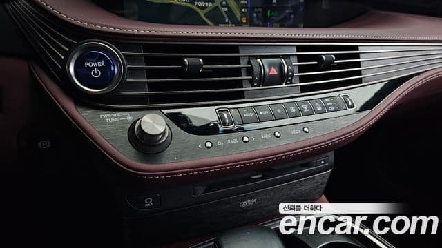 Lexus LS500h 2019 — ფოტო 2/35