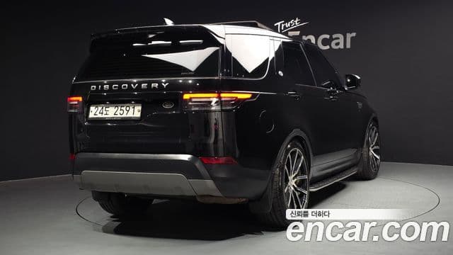 Land Rover Discovery 5 2018 — Фото 2/20