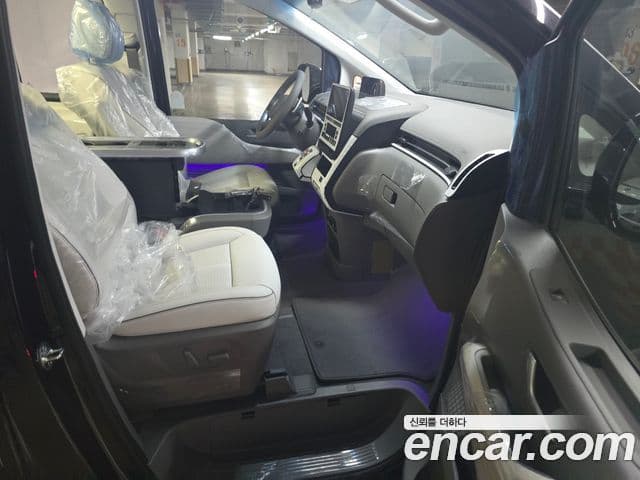 Hyundai Staria 2025 — ფოტო 8/14