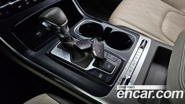 Kia Carnival 2022 — ფოტო 9/20