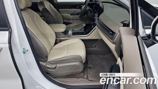Kia Carnival 2022 — ფოტო 12/20