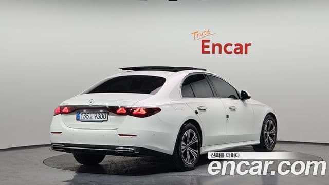 Mercedes-Benz E-Class 2025 — ფოტო 2/20