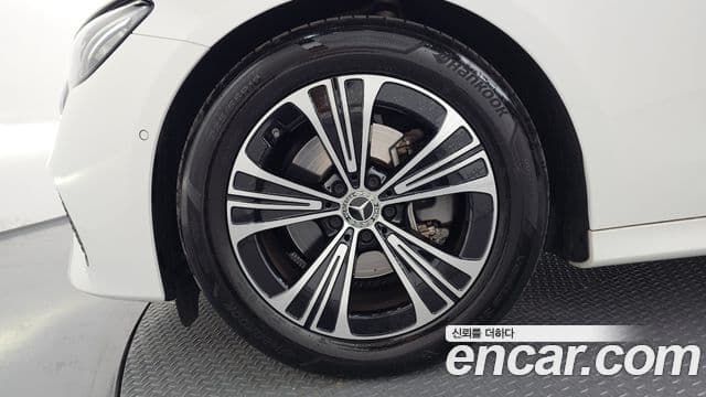 Mercedes-Benz E-Class 2025 — фото 5 из 20