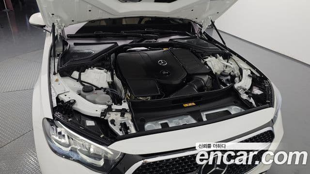 Mercedes-Benz E-Class 2025 — ფოტო 6/20