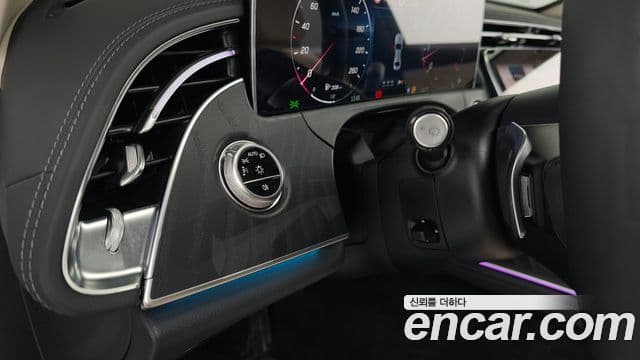 Mercedes-Benz E-Class 2025 — ფოტო 18/20