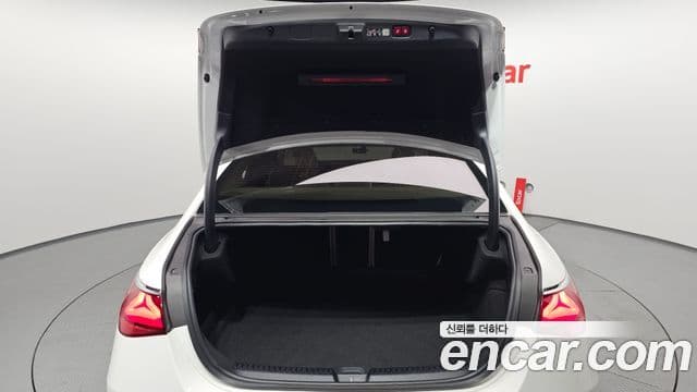 Mercedes-Benz E-Class 2025 — ფოტო 20/20