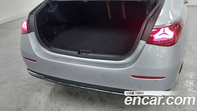 Mercedes-Benz E-Class 2025 — Фото 11/17