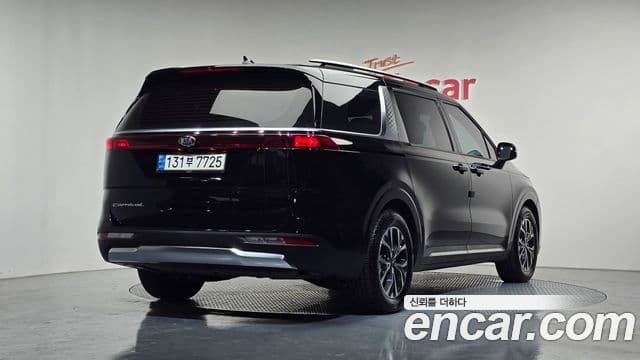 Kia Carnival 2020 — ფოტო 2/20