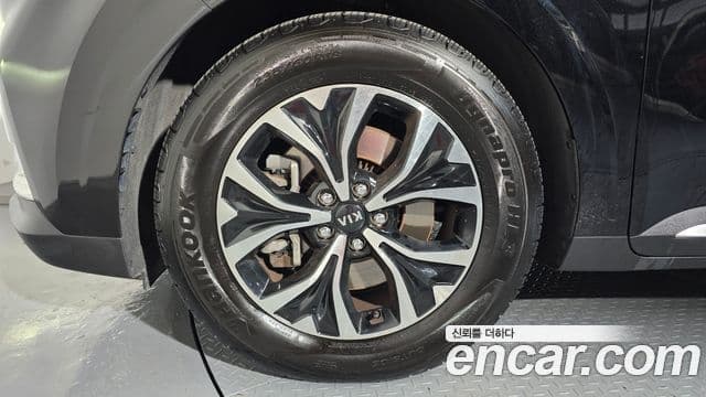 Kia Carnival 2020 — ფოტო 5/20