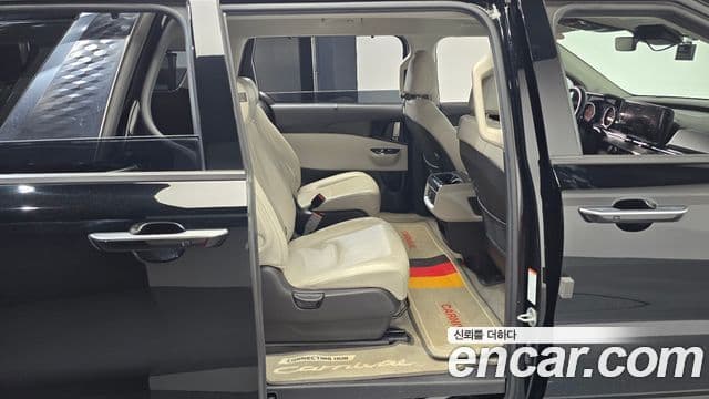 Kia Carnival 2020 — ფოტო 11/20