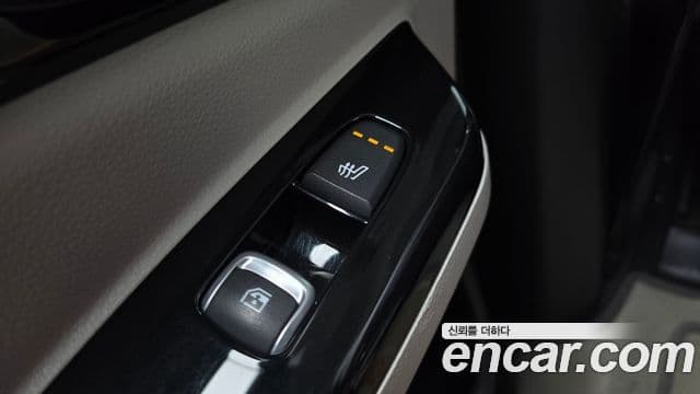 Kia Carnival 2020 — ფოტო 19/20