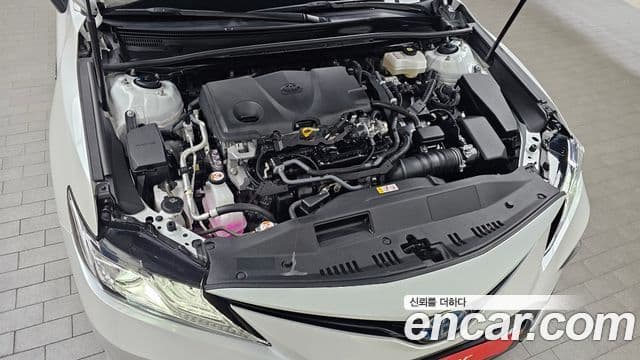 Toyota Camry 2024 — ფოტო 28/30