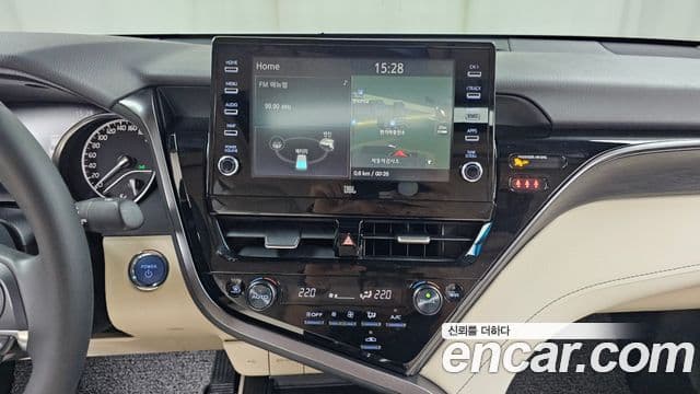 Toyota Camry 2024 — ფოტო 12/30