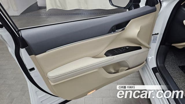 Toyota Camry 2024 — ფოტო 4/30