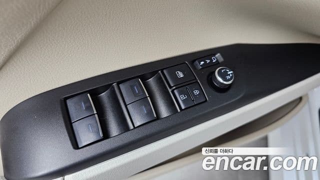 Toyota Camry 2024 — ფოტო 14/30