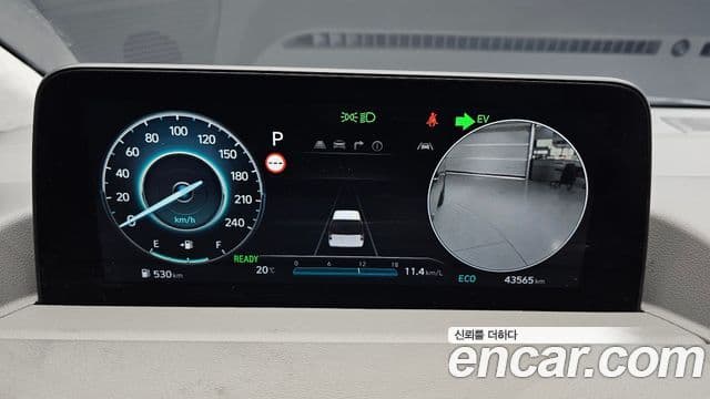 Hyundai Staria 2025 — Şəkil 8/20