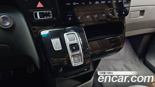 Hyundai Staria 2025 — Şəkil 9/20