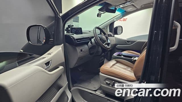 Hyundai Staria 2025 — Photo 26/34