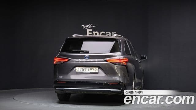 Toyota Sienna 2021 — Şəkil 4/30