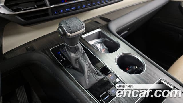 Toyota Sienna 2021 — Şəkil 9/30