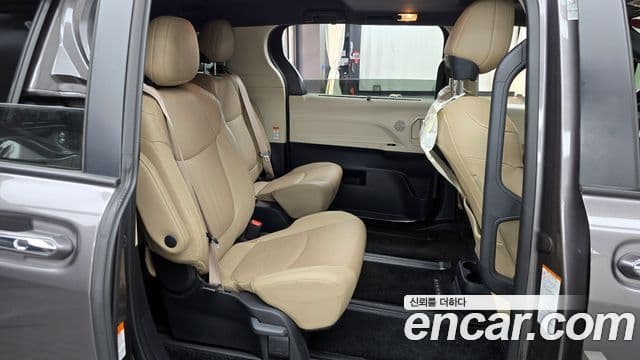 Toyota Sienna 2021 — Şəkil 6/30