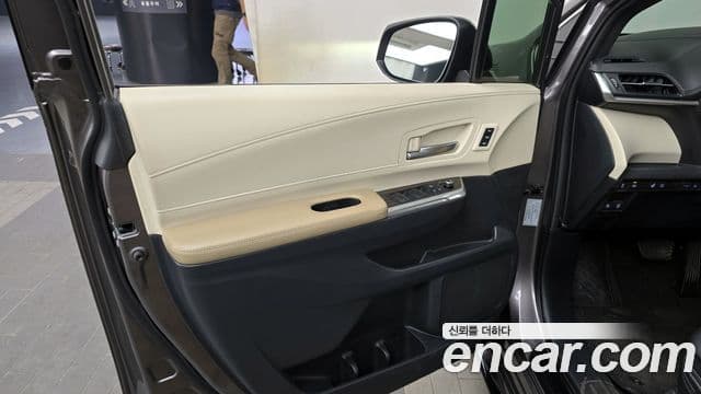 Toyota Sienna 2021 — Şəkil 30/30