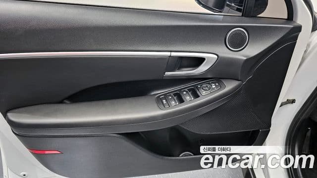 Hyundai Sonata Hybrid 2022 — Şəkil 11/31