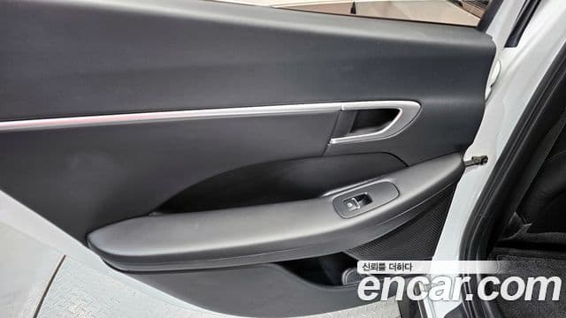Hyundai Sonata Hybrid 2022 — Şəkil 9/31