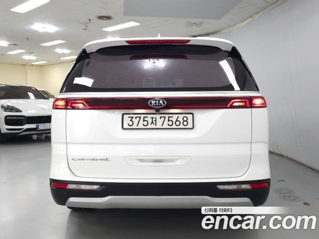 Kia Carnival 2021 — Фото 4/20
