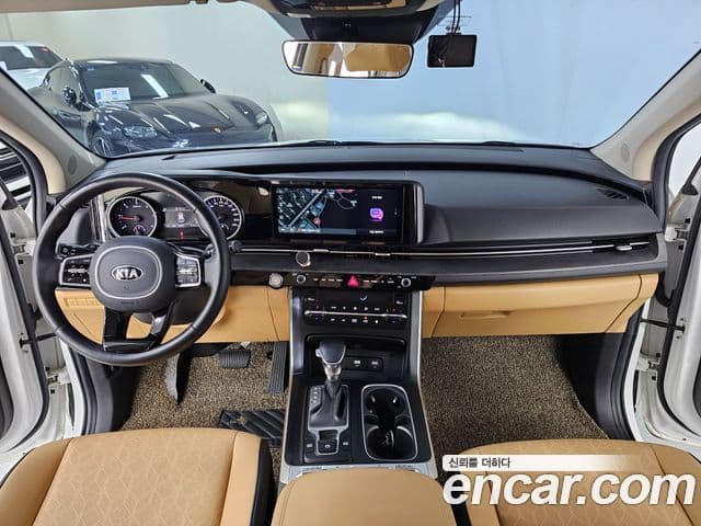 Kia Carnival 2021 — Фото 5/20