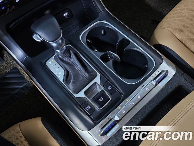 Kia Carnival 2021 — Фото 10/20