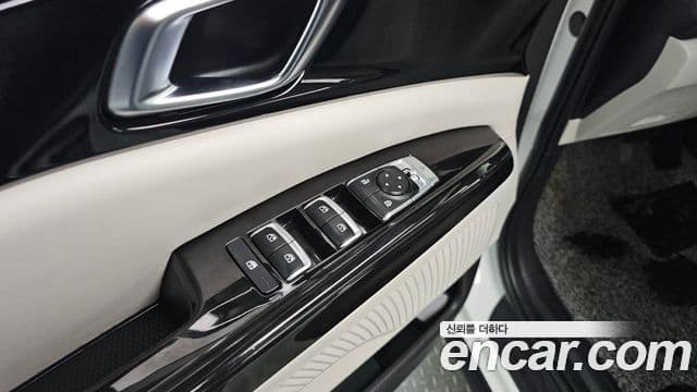 Kia Carnival 2023 — фото 20 из 20