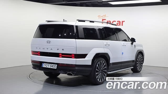 Hyundai Santa Fe 2023 — ფოტო 2/20