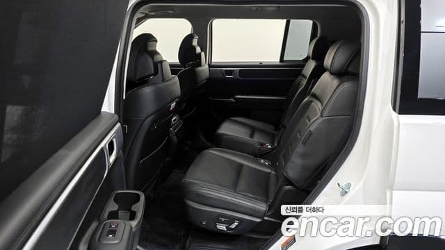 Hyundai Santa Fe 2023 — ფოტო 13/20