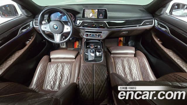 BMW 7 Series 2020 — ფოტო 7/20