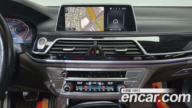BMW 7 Series 2020 — ფოტო 13/20