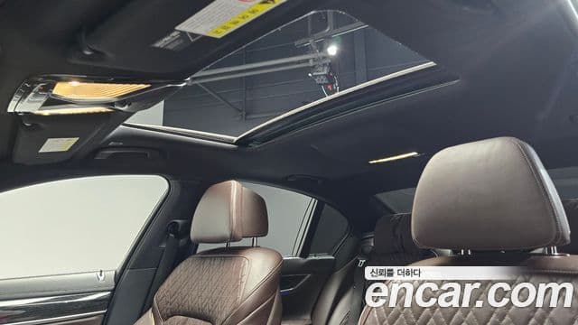 BMW 7 Series 2020 — ფოტო 19/20