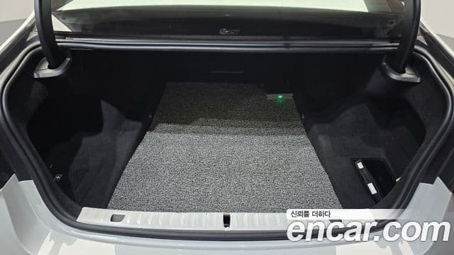BMW 7 Series 2020 — ფოტო 20/20