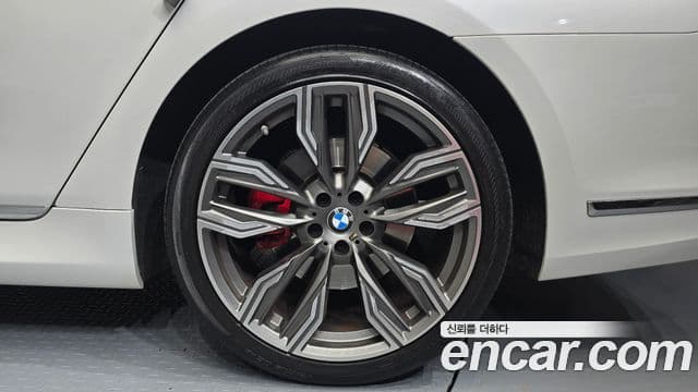 BMW 7 Series 2020 — Photo 6/36