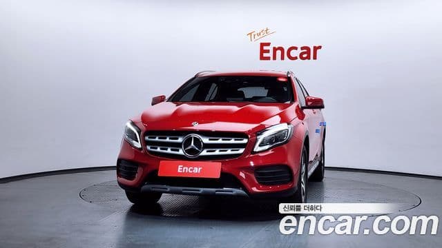 Mercedes-Benz GLA-Class 2019 — Photo 19/30