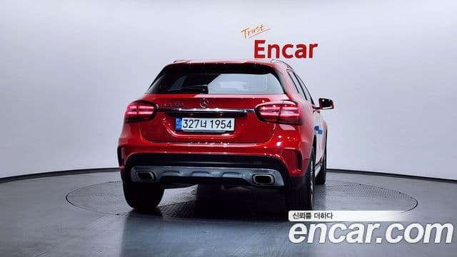 Mercedes-Benz GLA-Class 2019 — Photo 12/30