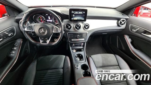 Mercedes-Benz GLA-Class 2019 — Photo 2/30