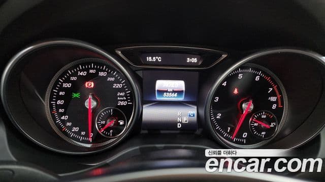 Mercedes-Benz GLA-Class 2019 — Photo 28/30