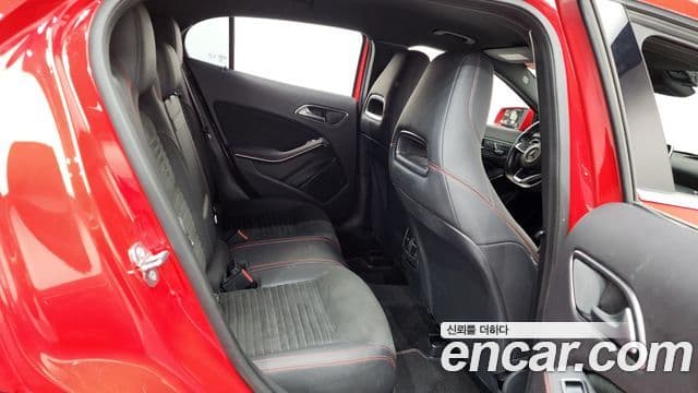 Mercedes-Benz GLA-Class 2019 — Photo 27/30