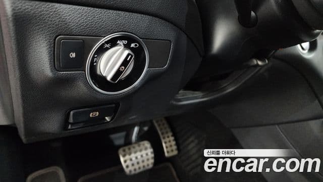 Mercedes-Benz GLA-Class 2019 — Photo 14/30