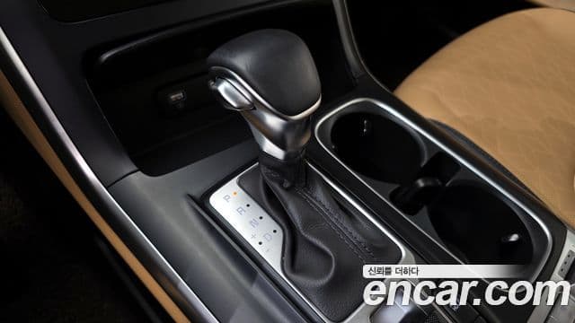 Kia Carnival 2022 — фото 9 из 20